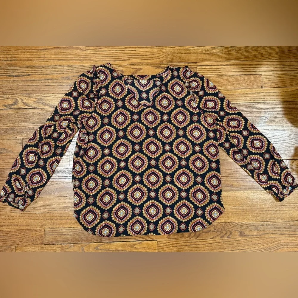 LOFT Ruffle Shoulder Blouse Bar Back Print Fall Top Blouse Women’s Size Large - Picture 3 of 6